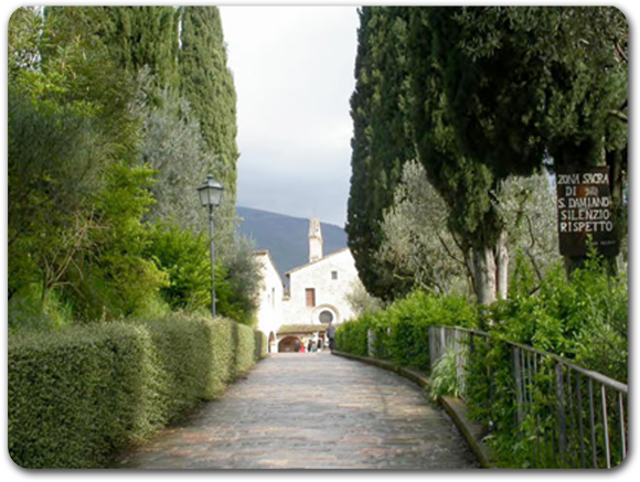 Asyż - droga do kości&oacute;łka San Damiano